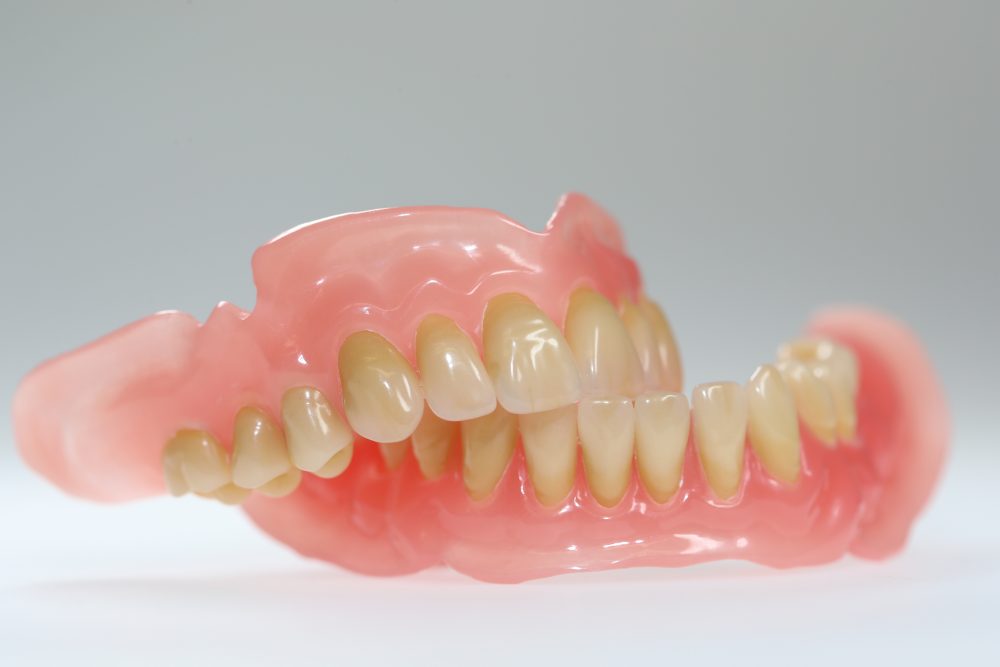 Zahnprothese für Oberkiefer und Unterkiefer